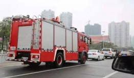 唐山消防车爆料视频最新,英勇救援瞬间，网友热议