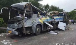 转运大巴车翻车爆料视频,转运大巴翻车现场视频曝光