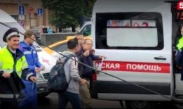 转运大巴车翻车爆料视频,转运大巴翻车现场视频曝光